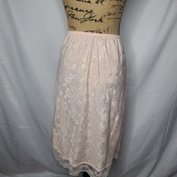 Vintage Vanity Fair Pale Pink Floral Lace Trim Skirt Slip - Picture 3 of 9
